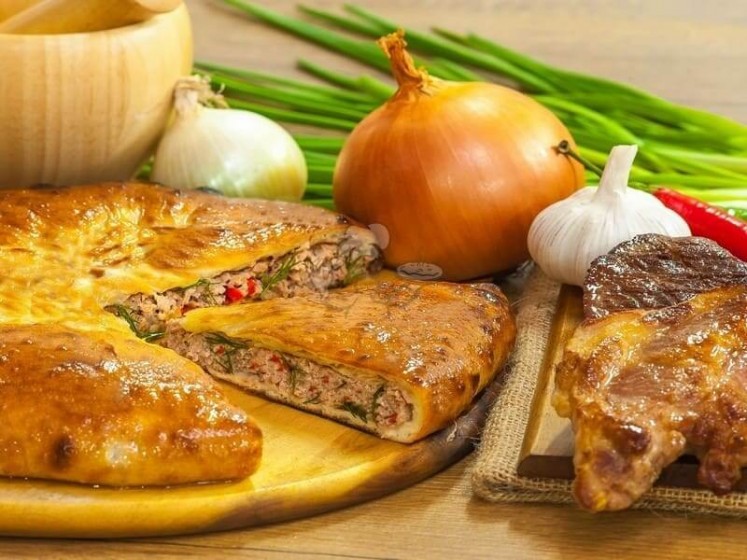 Пирог с бараниной, телятиной и перцем